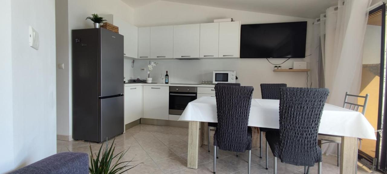 Apartman Mila Marina Exterior photo